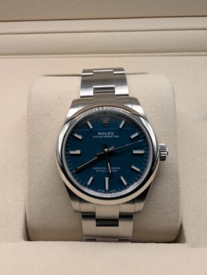 Rolex Oyster Perpetual 31 - 277200 - Zoomed In