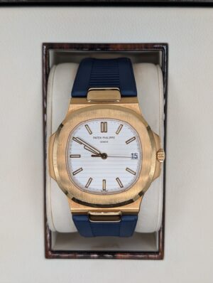 Patek Philippe Nautilus 5711J-001 - Zoomed In